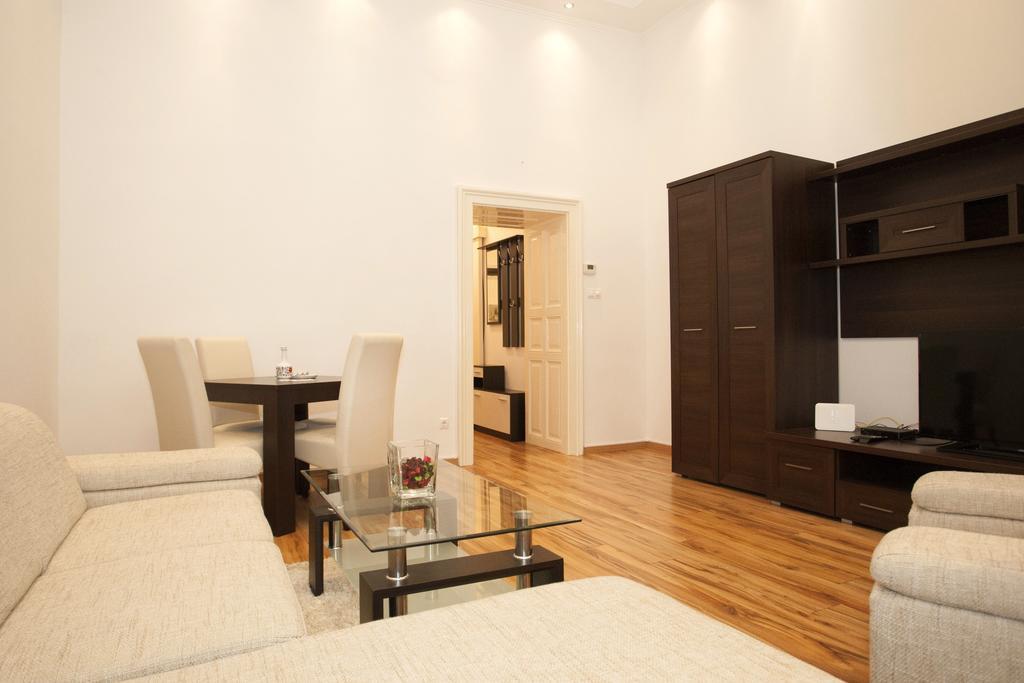 Charlotte Apartment Close To Opera Budapest Exterior photo